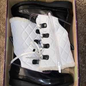 Kids Tote Snow Boots